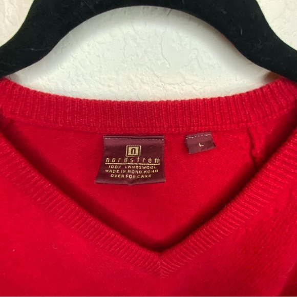 Nordstrom 100% Lambs Wool Vintage Y2K Cherry Red Holiday V Neck Sweater Large - Picture 4 of 13